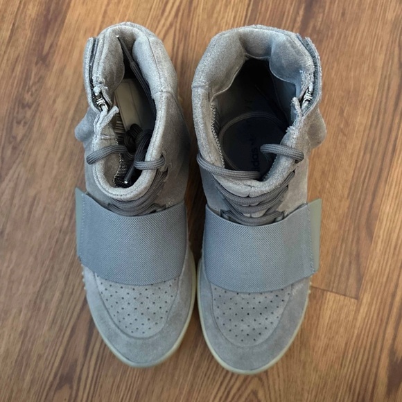 YEEZY BOOST 750 'GREY GUM‘ - Picture 3 of 5